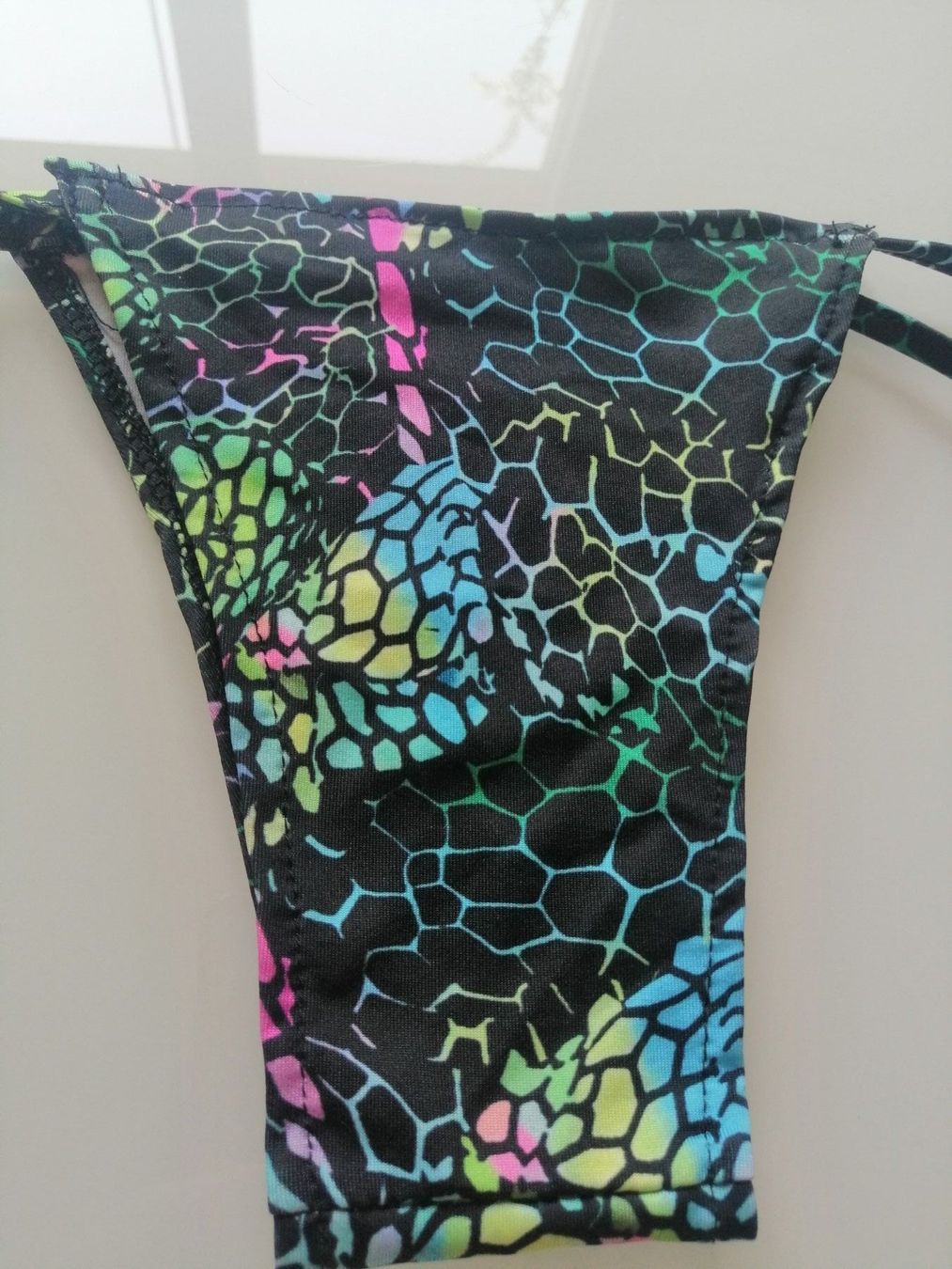 Badekleider & Bikinis: Bikinihose schwarz/farbig mit Zötteli – Neu (gemäss Beschreibung) aus Biel/Bienne von M.D.C 2