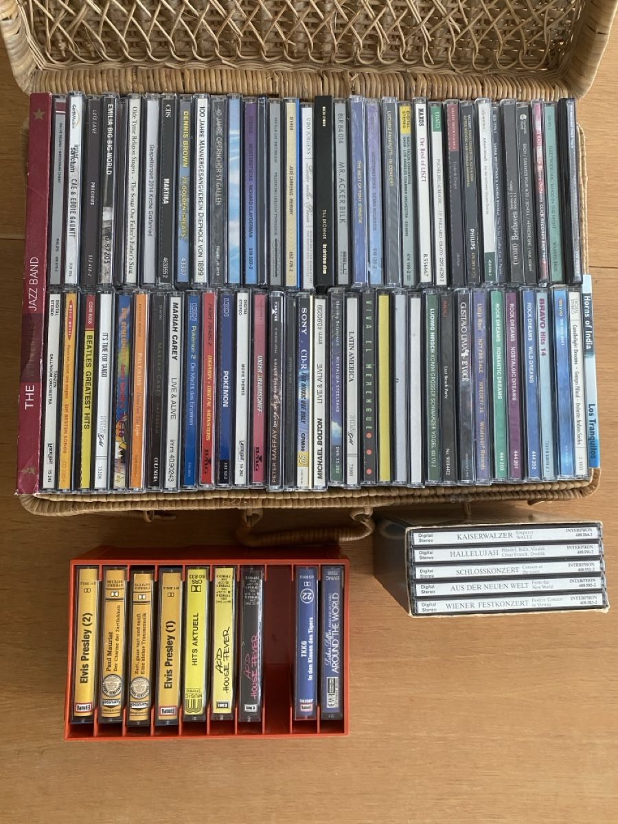 CD: CDs - Kassetten Sammlung diverse Interpreten ca 74+9 – Usato da Flawil venduto da sonnengeist