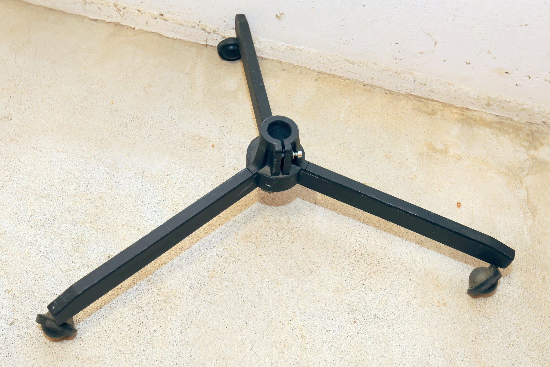 Manfrotto Stative & Stativköpfe: Manfrotto Stativfuss klappbar D 35mm – Gebraucht aus Zürich von dnk_nrd8