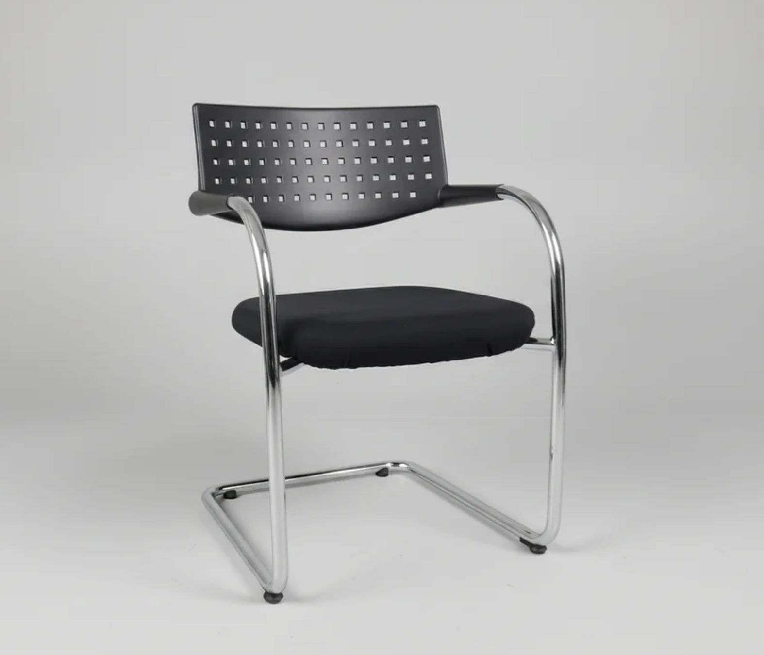 Vitra Sedie: Vitra Visavis Freischwinger, Schwarz, Gestell Chrom – Usato da Affoltern am Albis venduto da Zapro 1
