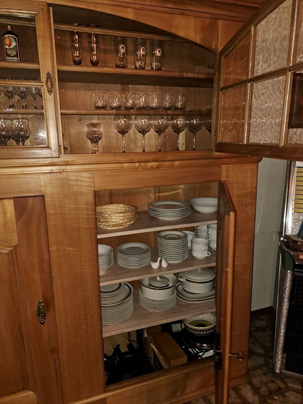Credenze: Wohnzimmer Buffet massiv – Usato da Gwatt (Thun) venduto da Quickfresh 2