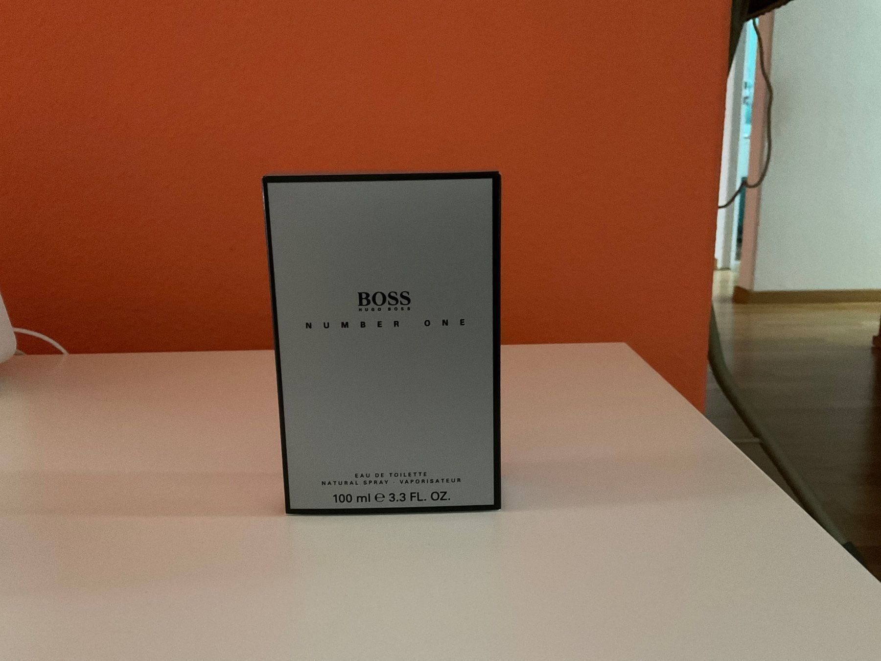 Hugo Boss Profumi & Eau de Toilette: Hugo Boss Number One 100ml – Nuovo e nell'imballaggio originale da Greifensee venduto da Passarelle