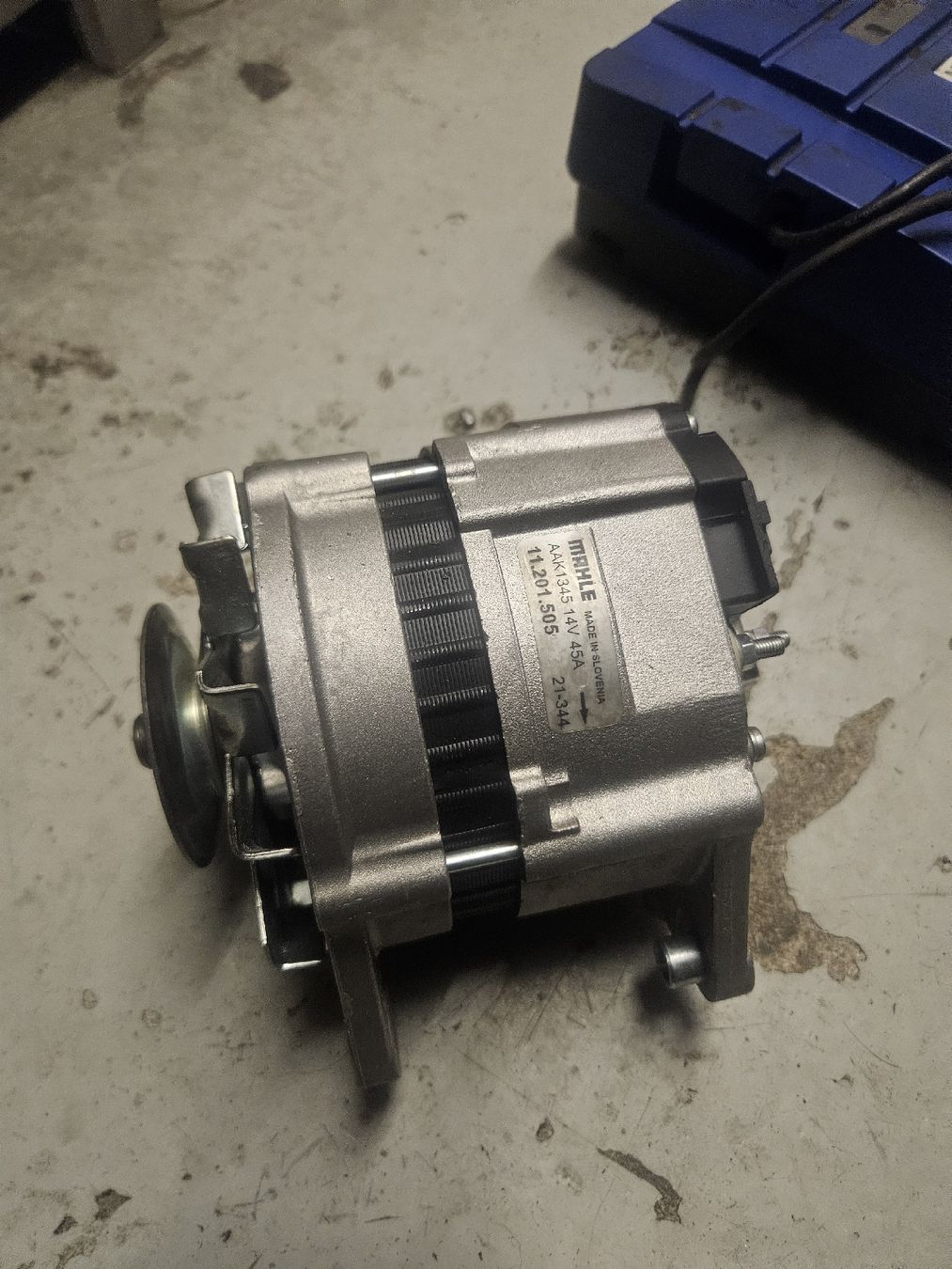 Toutes les pièces détachées: Alternator Neu! – Neuf (Voir description) à Bauma par Maese1980