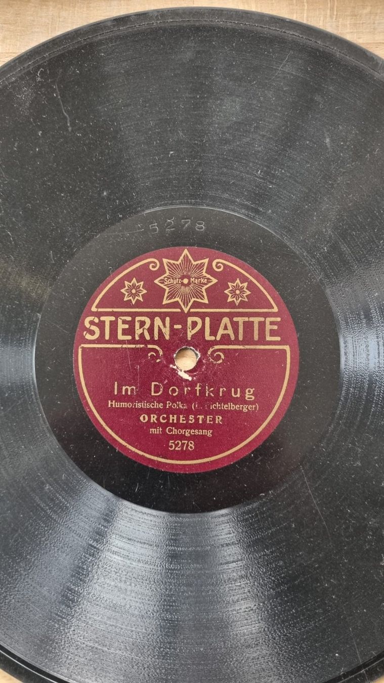 Giradischi: Plattenspieler (33) mit Platten – Usato da Seedorf UR venduto da kal_gvj5 5