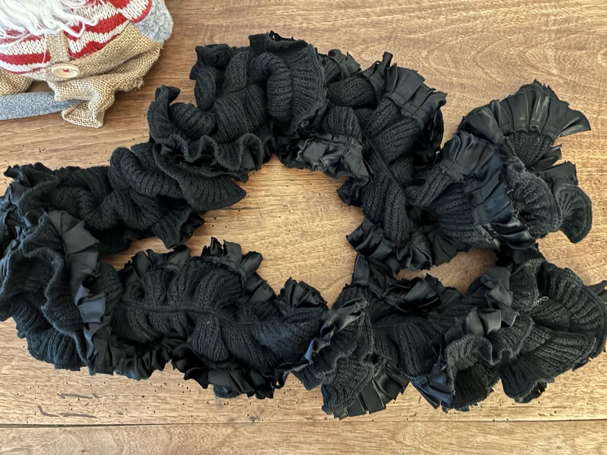 Foulards & écharpes: Écharpe noire torsadée – Neuf (Voir description) à Nyon par Sotara 1