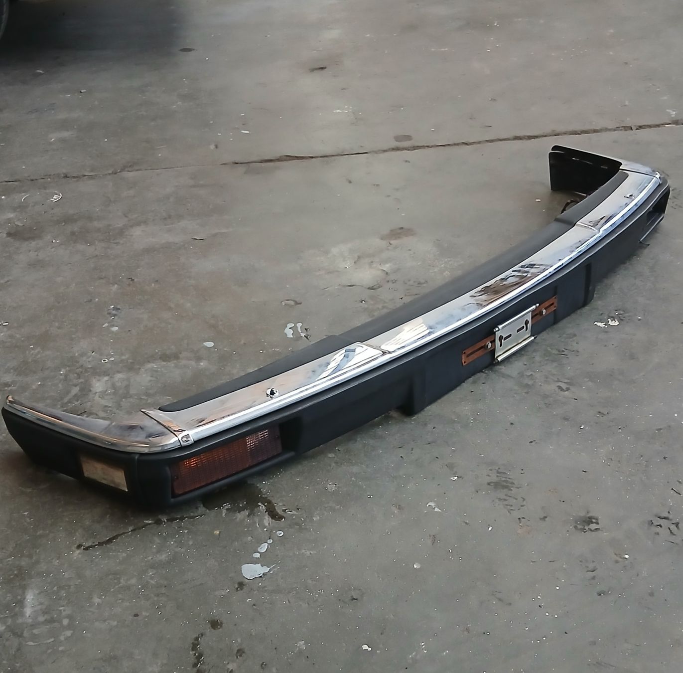 Jaguar Tutti pezzi di ricambio auto: Pare-chocs avant Jaguar XJ40 – Usato da la heutte venduto da Auto-stock