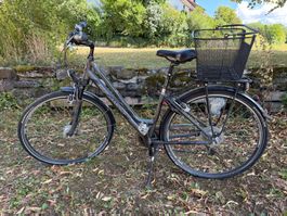 Bergamont Velo Damenrad mit Korb guter Zustand