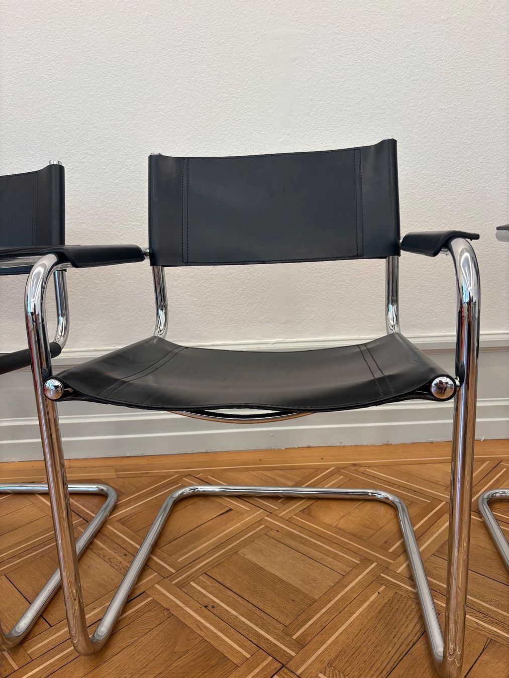 Stühle: 6 Freischwinger-Stühle aus Leder und Chrom – Gebraucht aus Zürich von BGPZH 4
