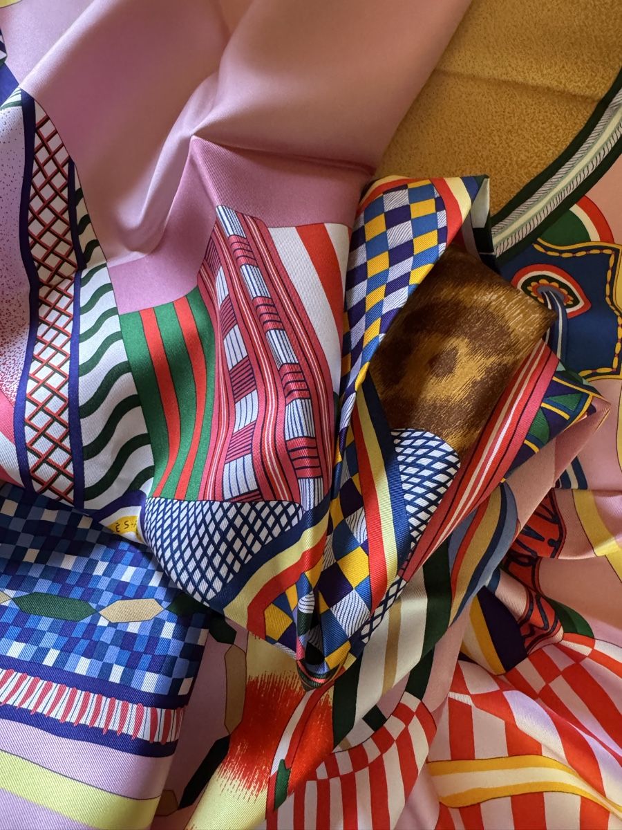 Hermès Foulard & Sciarpe: Hermès carré 90 Selle Imaginaire – Nuovo e nell'imballaggio originale da Genève venduto da Allisgood 6