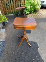 Beistelltischchen oder Nähtischchen Holz 60er Jahre