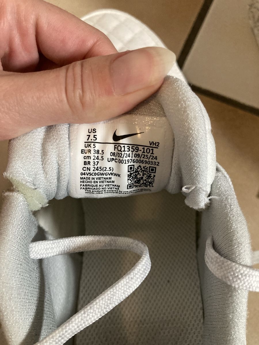 Nike Scarpe da donna: Nike Sneaker Damen Grösse 38.5 24.5cm – Usato da Niederdorf venduto da Anderlemon 4