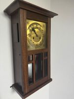 Wanduhr Holz mit Pendel und Zifferblatt guter Zustand