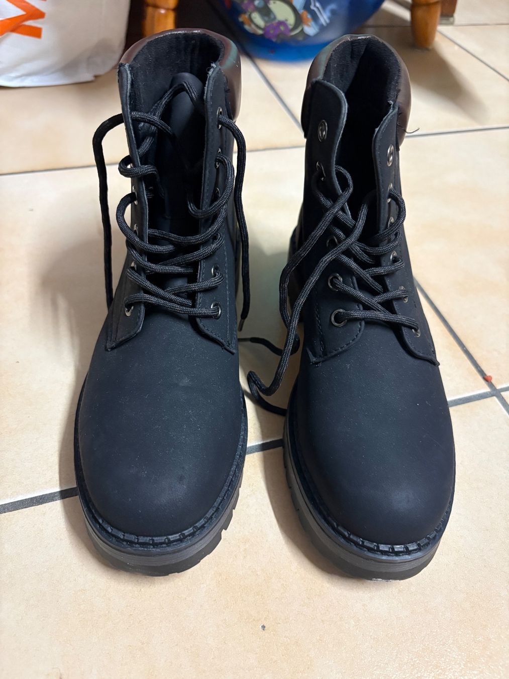 Scarpe da donna: Scarponcini neri – Nuovo (secondo la descrizione) da Davesco soragno venduto da Gaby230