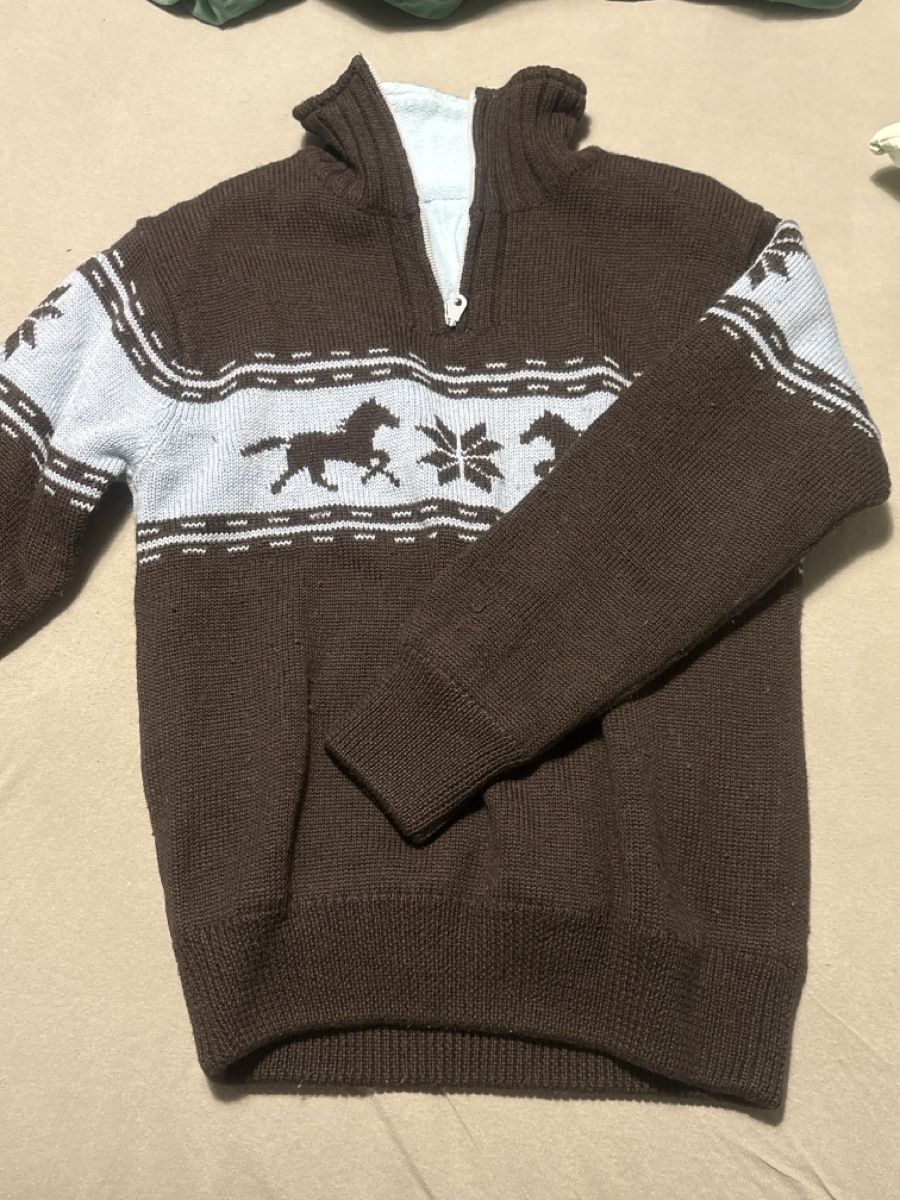 Maglioni & Felpe: Winter-Pullover mit Pferde-Motiv, Grösse M, Top Zustand! – Usato da Strengelbach venduto da Puremad