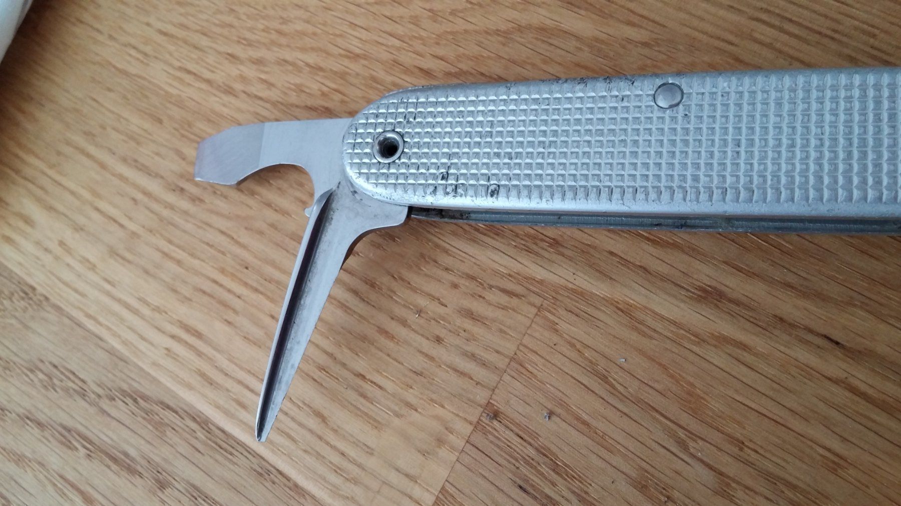 Victorinox Couteaux de poche: Schweizer Armee Sackmesser Victorinox 86 – D'occasion à Zürich par sendbad 5