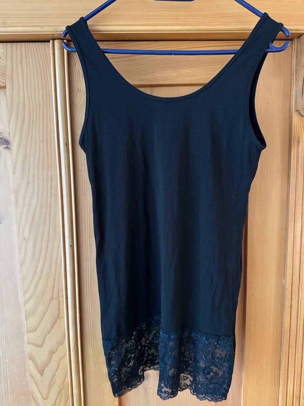 Tops: SHIRT-TOP MIT SPITZE SCHWARZ – Neu (gemäss Beschreibung) aus Honau von sainj 2