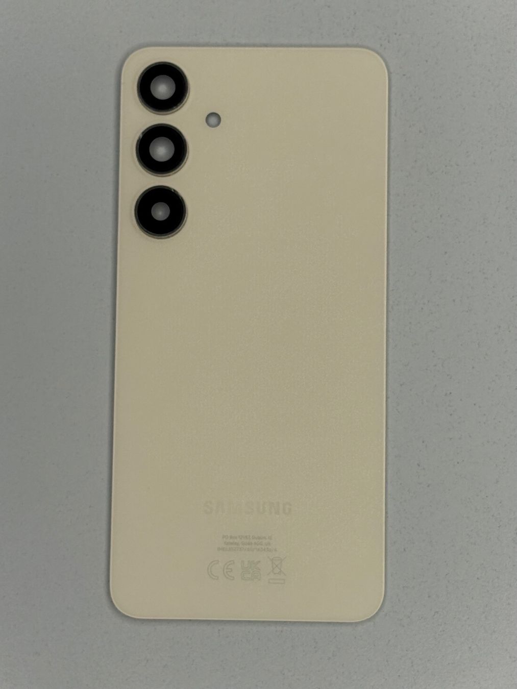 Samsung Telefoni cellulari / Smartphones: Vitre arrière Originale Samsung S24 Plus jaune Ambre – Usato da Zug venduto da ElPhone