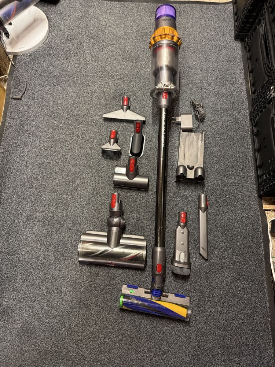 Dyson Aspirapolveri & Accessori: Dyson v15 Detect absolute  – Usato da Landquart venduto da Nnf007