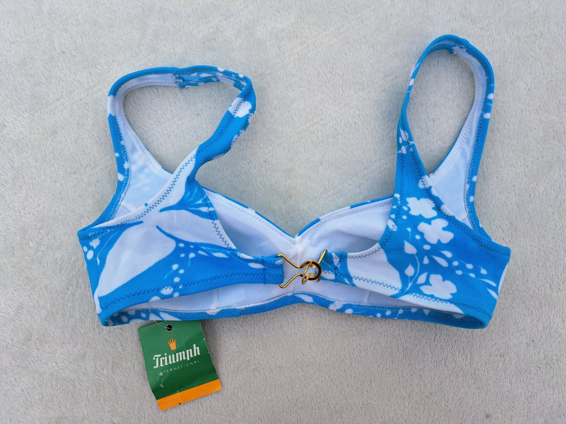 Triumph Badekleider & Bikinis: Triumph Bikini-Oberteil Gr. 40 – Neu und originalverpackt aus Gysenstein von joshuas81 2