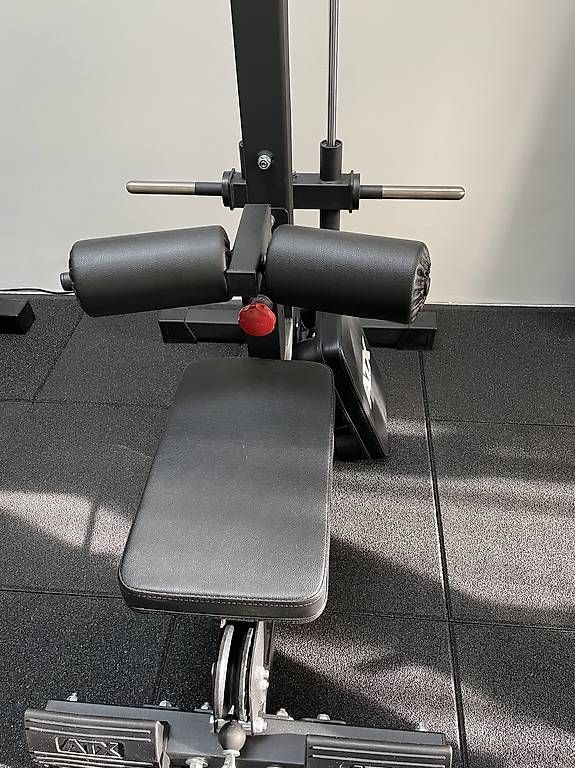 Hometrainer: Latzugturm ATX Plate Loaded – Usato da Basel venduto da bos_y6pm 1