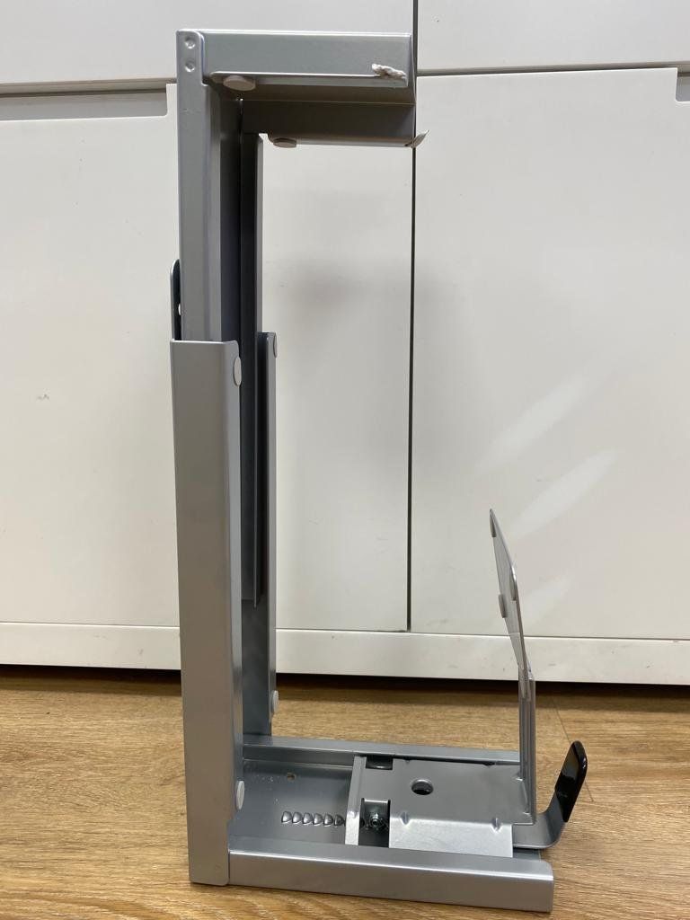 Supporti a parete: PC Halter silber – Usato da Niederwil AG venduto da Maeder_AG 2