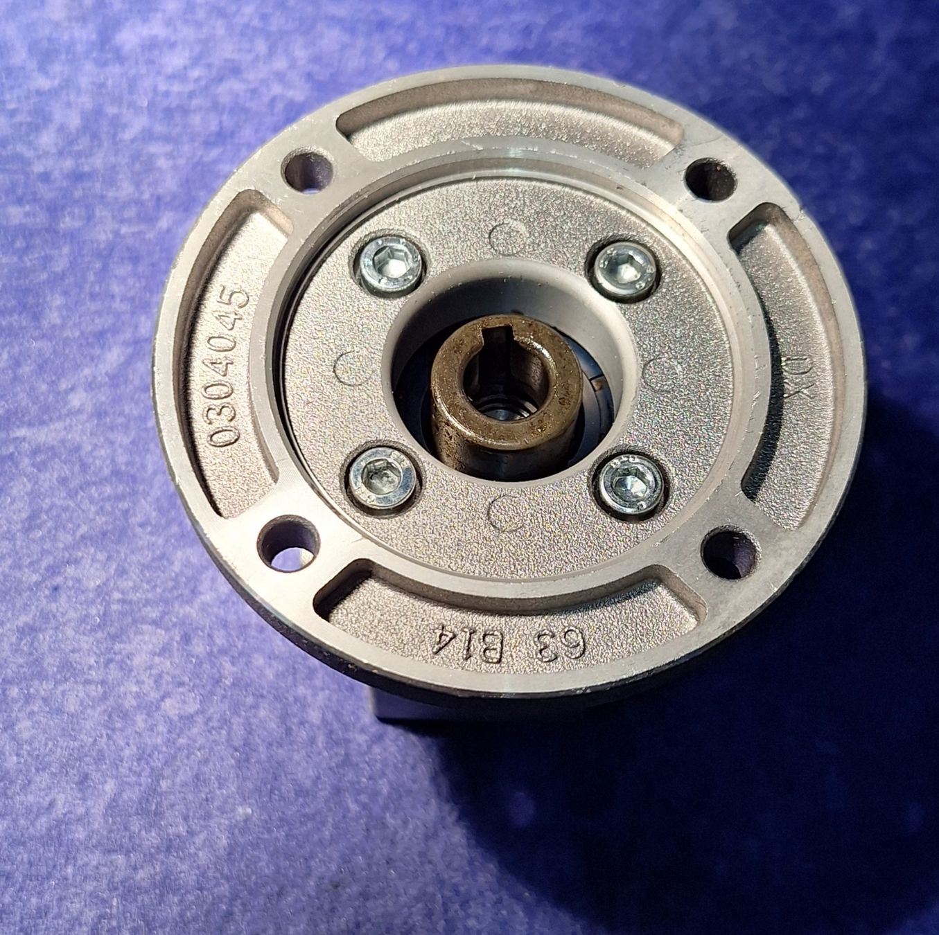 Motoren: Hydromec reducteur de vitesse P030FB01COPV6 neuf – Neu (gemäss Beschreibung) aus Bussy FR von 023 3
