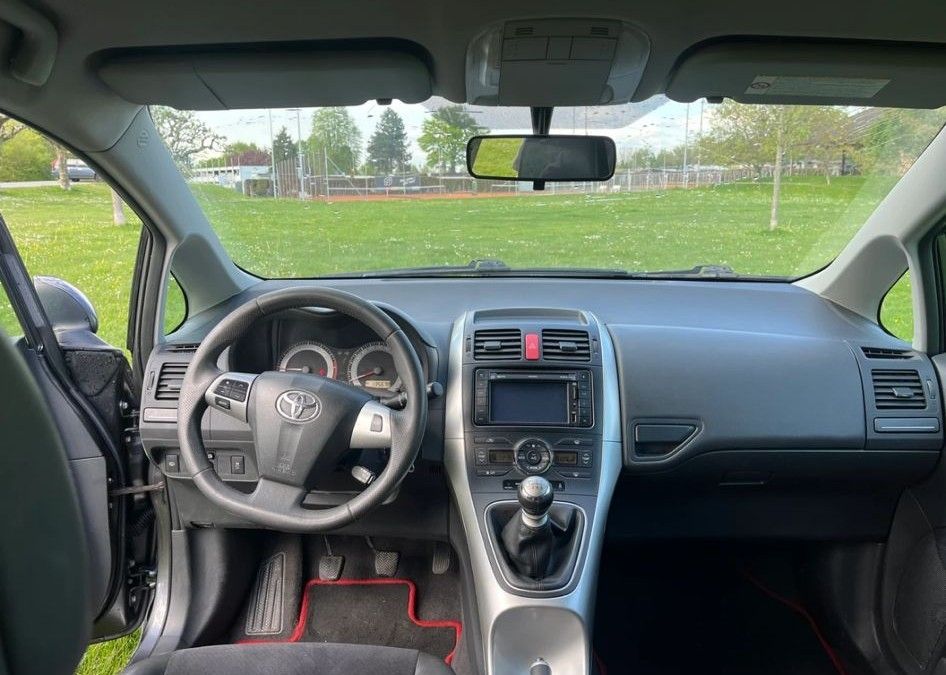 Toyota Automobili: Toyota Auris Bemani 1.8 – Usato da Sargans venduto da nev_wgw5 3