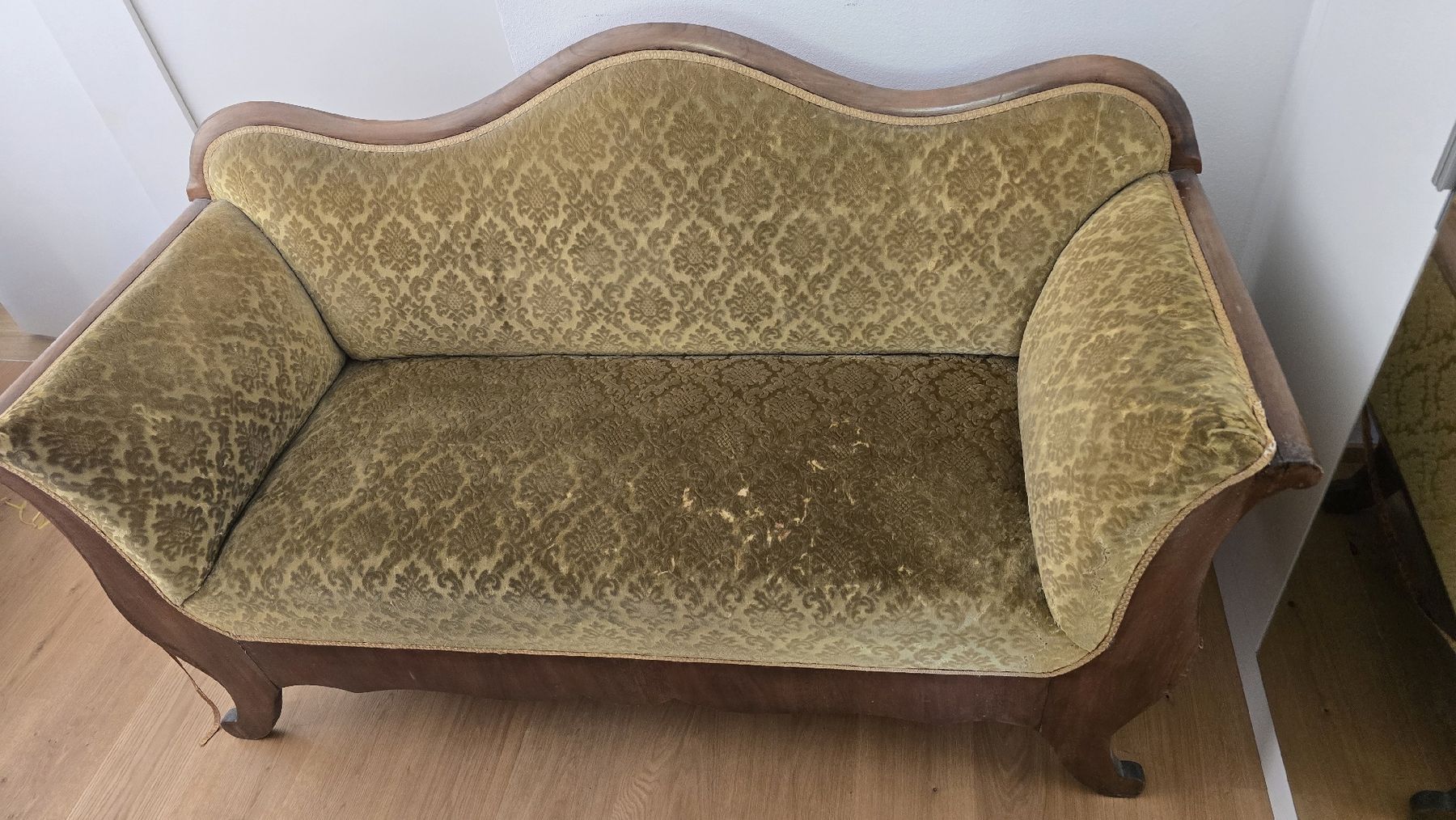 Divani: Antikes Sofa – Usato da Therwil venduto da Cglj87
