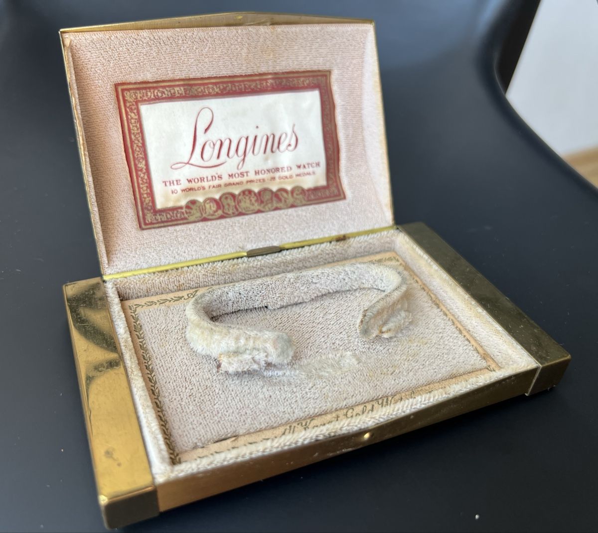 Longines Orologi: Splendide boîte de montre Longines vintage – Usato da Orbe venduto da Watchivore