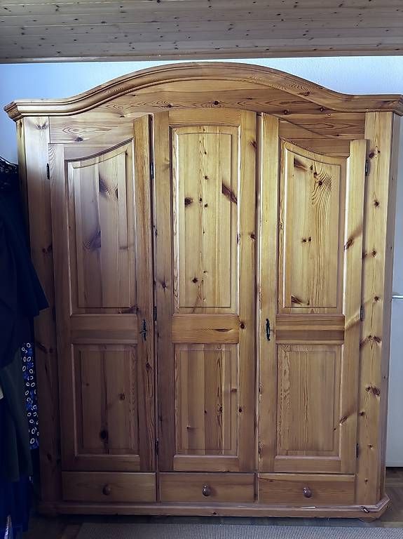 Armadi: Schrank – Usato da St. Margrethen SG. venduto da alm_86tq