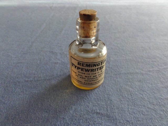 Remington Macchine da scrivere: Rares Remington Typewriter Oil – Usato da Zürich venduto da Putsch92 1
