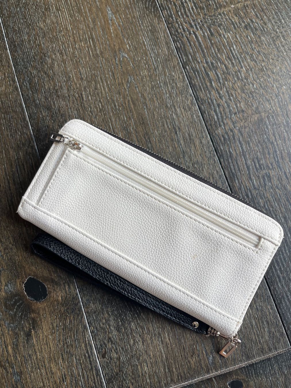 Guess Portamonete: Portefeuilles Guess – Usato da Posieux venduto da evs_57x2 1