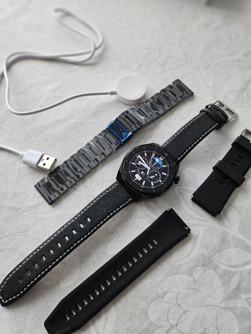 Smartwatch: Smartwatch mit 3 Armbändern – Usato da Buchs ZH venduto da fvo_tl5n 3