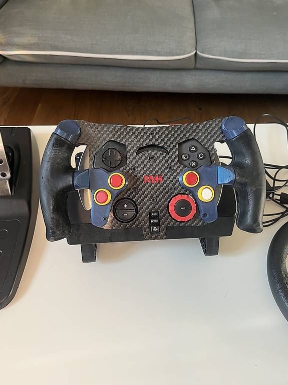 Logitech Controller: Lenkrad Logitech G29 mit F1 Redbull Lenkrad – Usato da Ittigen venduto da Ste_92yj 1