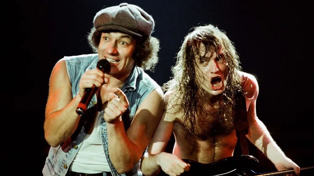CD: AC DC - Who Made Who – Usato da Muri b. Bern venduto da AdidasCollector 3