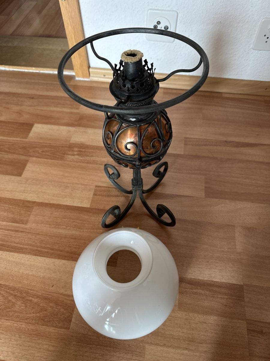 Lampade: Petroleumlampe Höhe 50 cm – Usato da St. Gallen venduto da mai_2lcj 1
