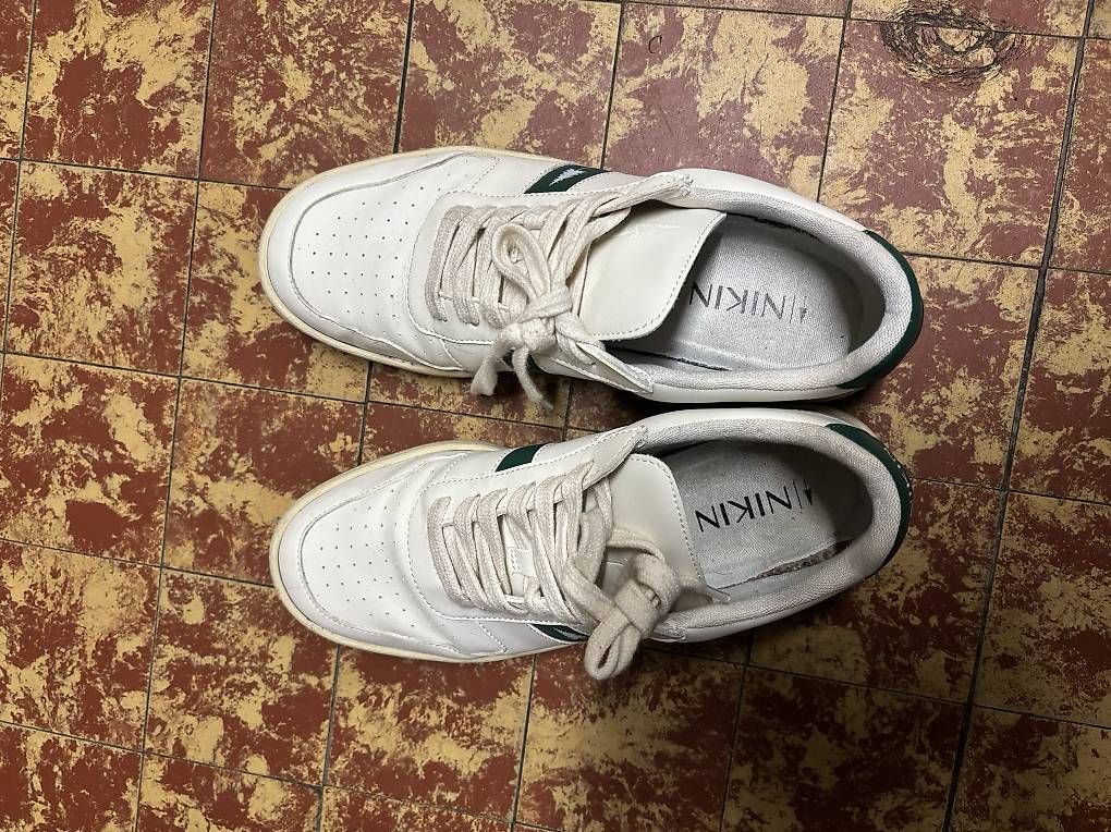 Scarpe da uomo: Nikin Schuhe 42 – Usato da Bern venduto da vfsw0