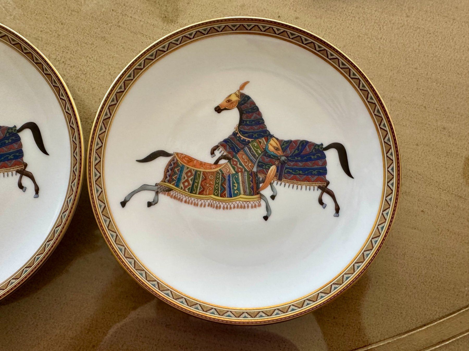 Hermès Teller: 2 Hermès Cheval d'Orient Brot- oder Dessertteller Neu – Neu und originalverpackt aus Genève von Mycollection 1