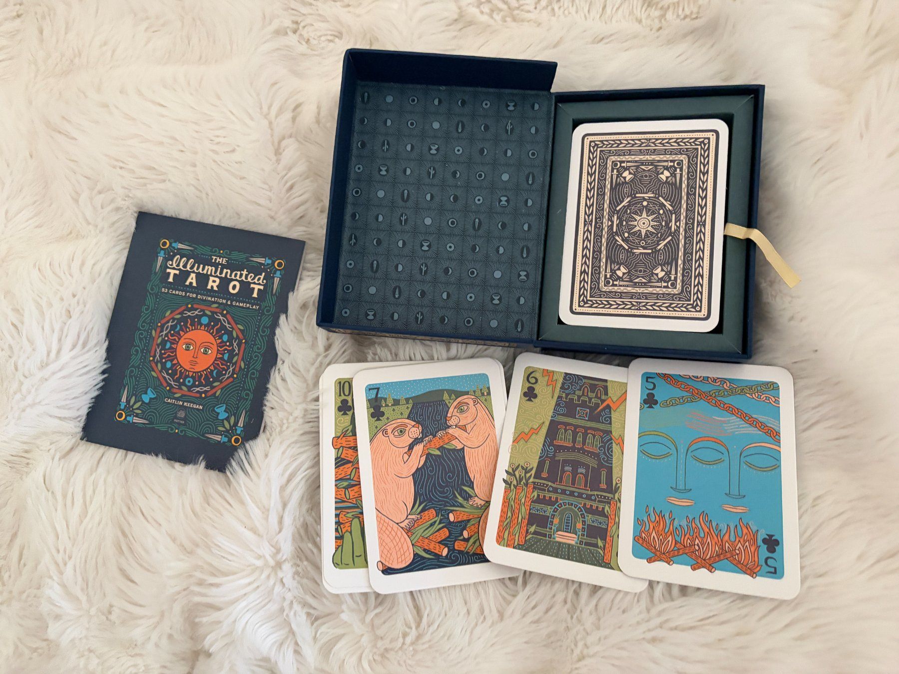Cartes: The Iluminated Tarot - Gebraucht – D'occasion à Uster par SchniSchna12 2