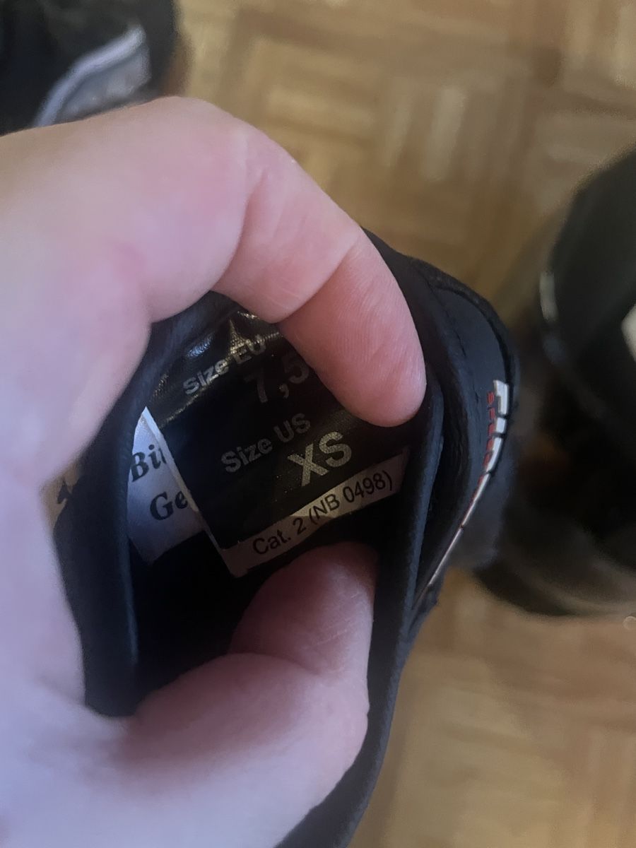 Handschuhe & Handstulpen: Motorradhandschuhe Gr. XS, schwarz – Gebraucht aus Grossdietwil von celineeeee 1