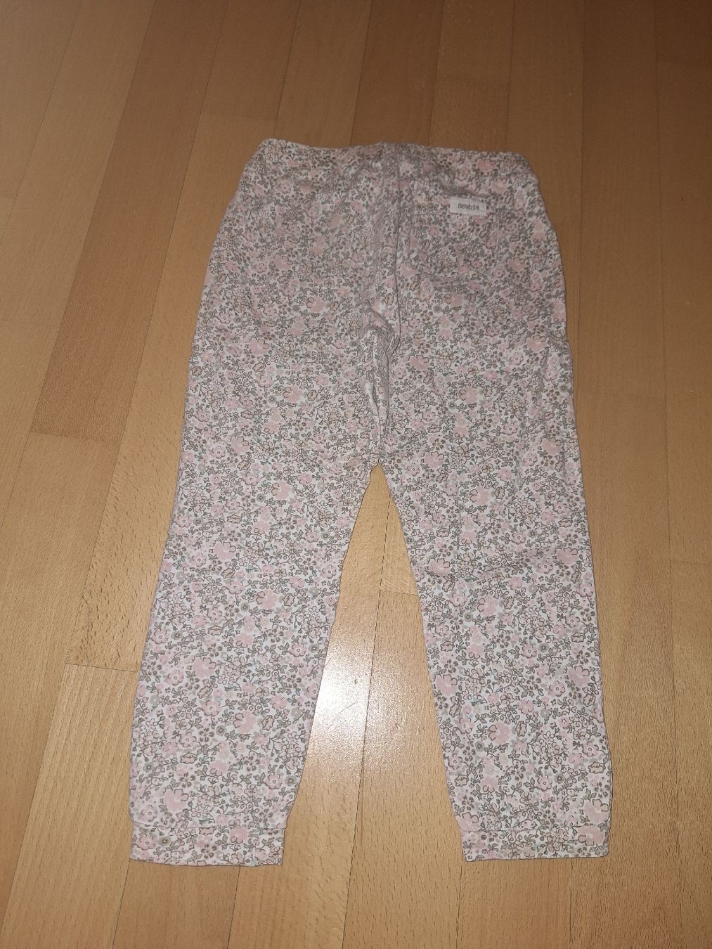 Pantaloni: Hose mit Blumenmuster in Gr. 104 – Usato da Oberrieden venduto da man_tky9 1