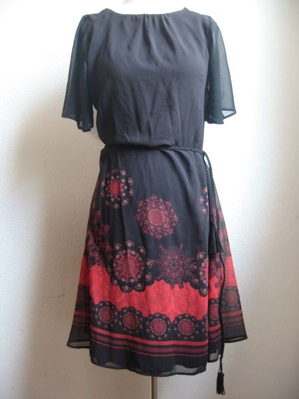 Desigual Kleider: Desigual belle robe en taille 36-38CH! – Gebraucht aus Champlan von baghera12