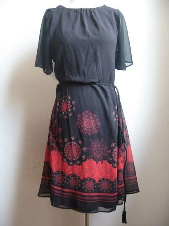 Desigual belle robe en taille 36-38CH!