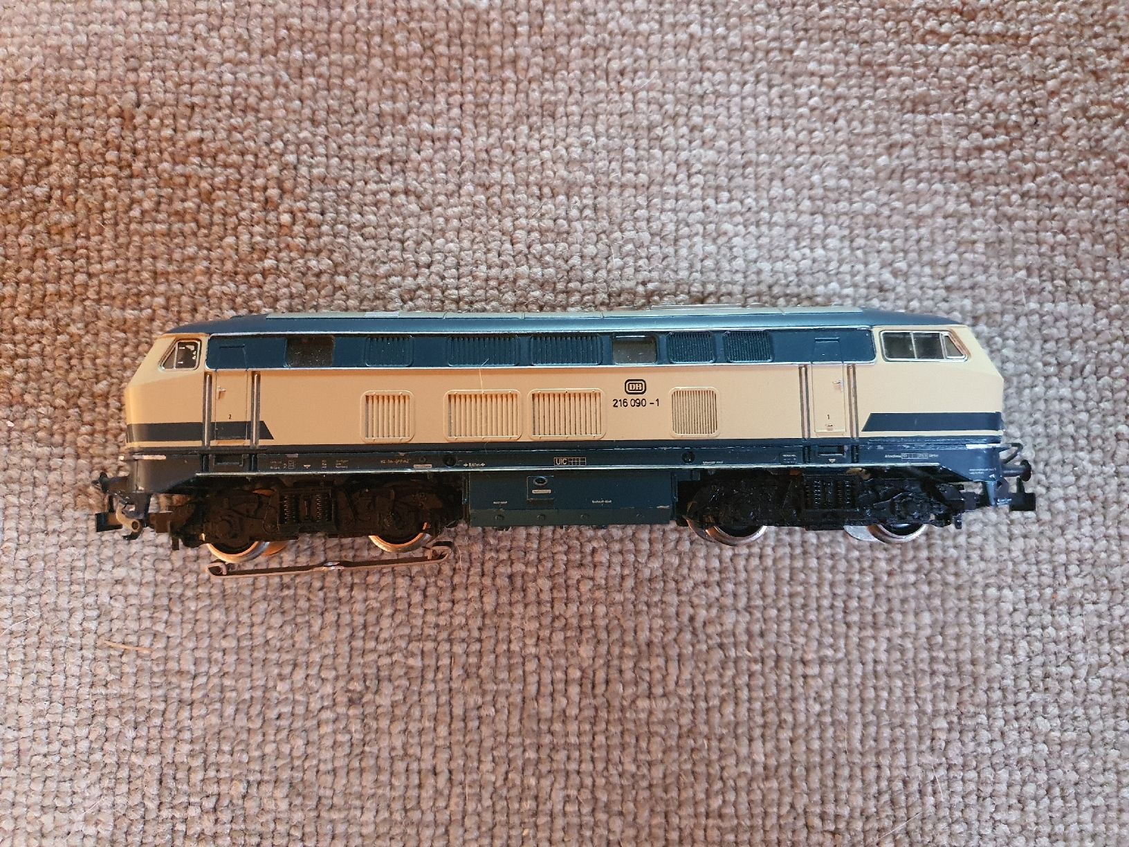 Märklin Modellini di ferrovie: Br 215 bleu crème DB Märklin  – Usato da Lavey-Village venduto da Lofoten93 1
