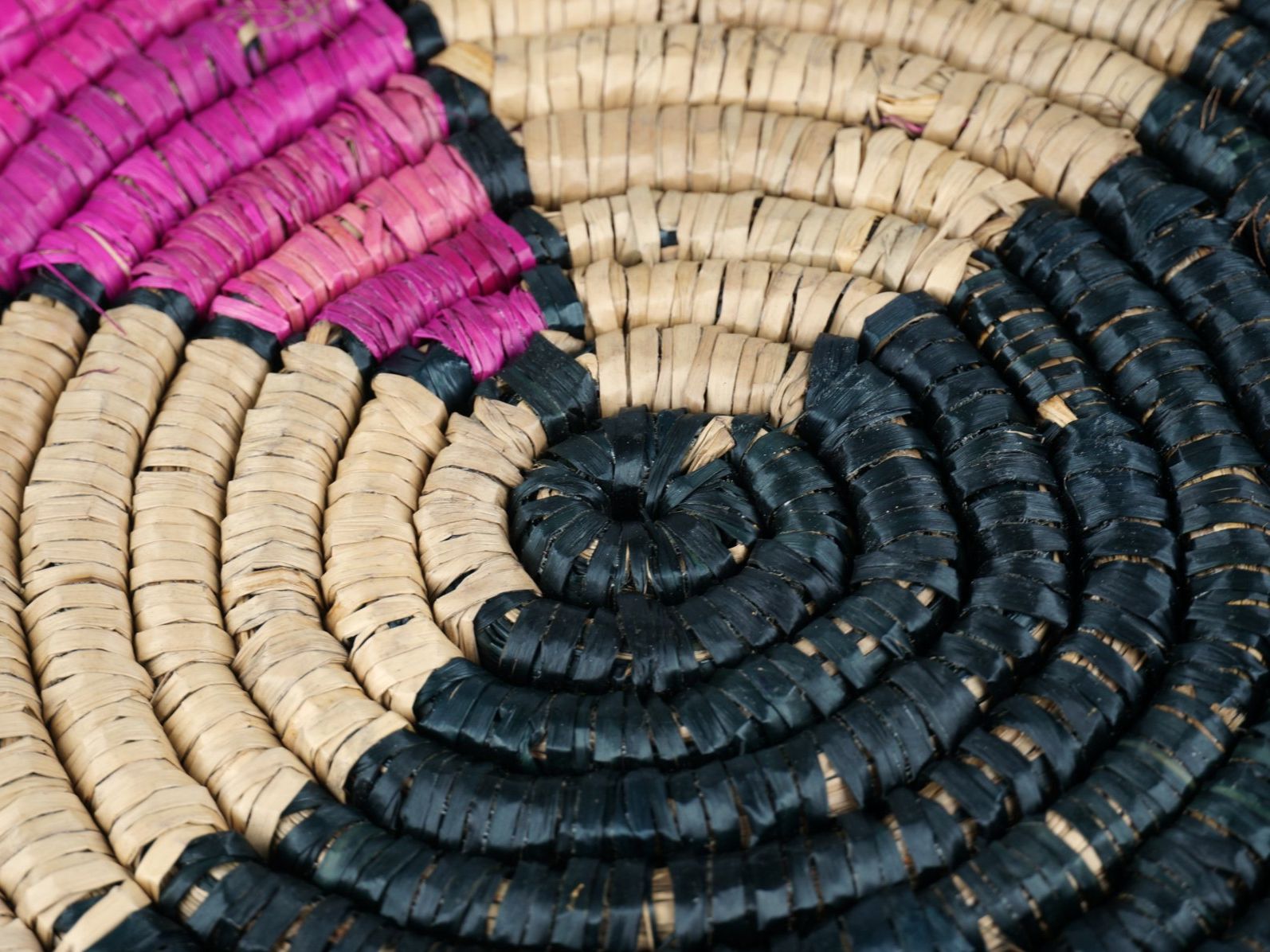 Assiettes: Raffia Wandteller 19" – D'occasion à Rüti ZH par Restwert_Rueti_ZH 4