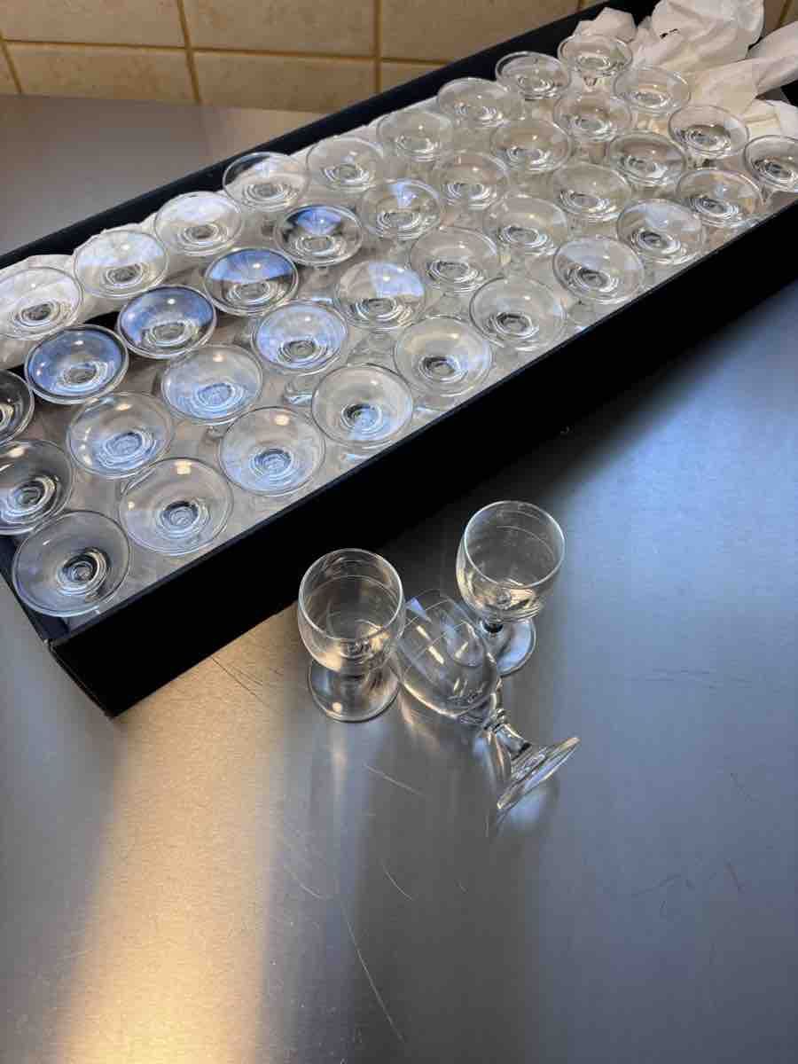 Bicchieri: Set Schnapsgläser mit Eichstrich neuwertig – Nuovo (secondo la descrizione) da Appenzell Eggerstanden venduto da fab_jqr6
