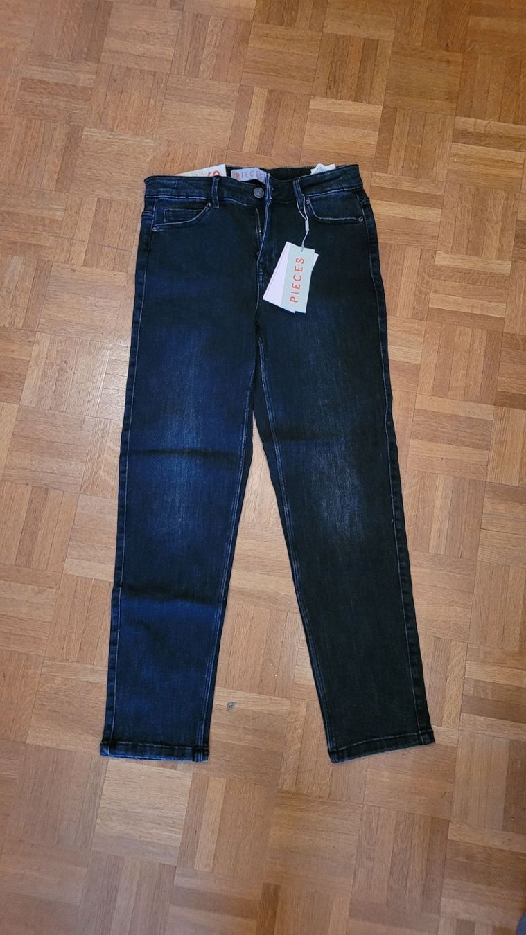 Pieces Jeans: Neue Jeans – Nuovo e nell'imballaggio originale da Uster venduto da 13smiley13