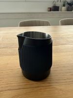Normcore Milchkanne 450ml Handleless – Schwarz Latte Art