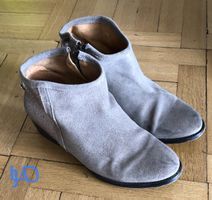 Bottines beige à paillettes sur le talon tendance T40