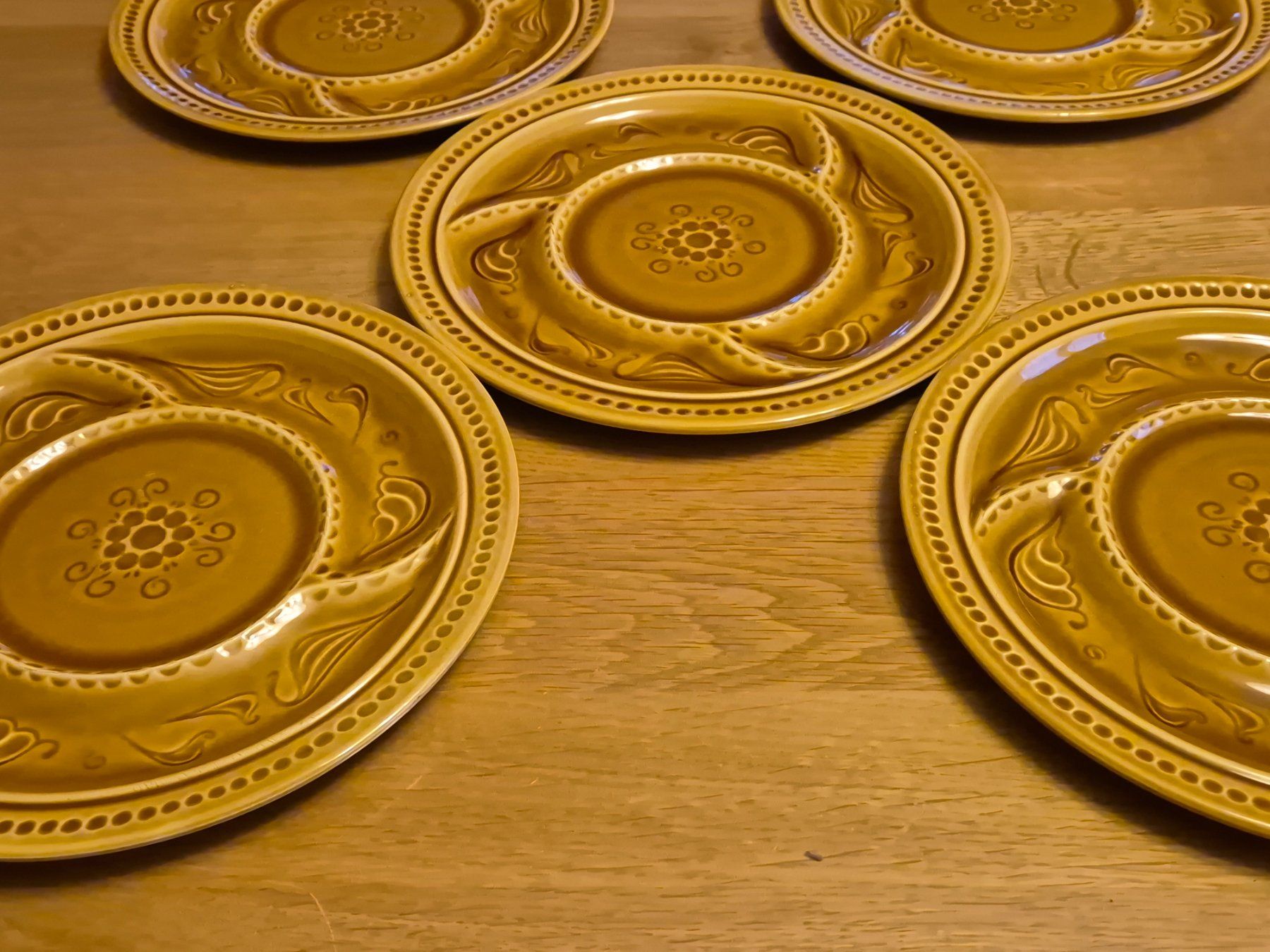 Piatti: 5 plats décoratives – Usato da Monthey venduto da McAuthor 4
